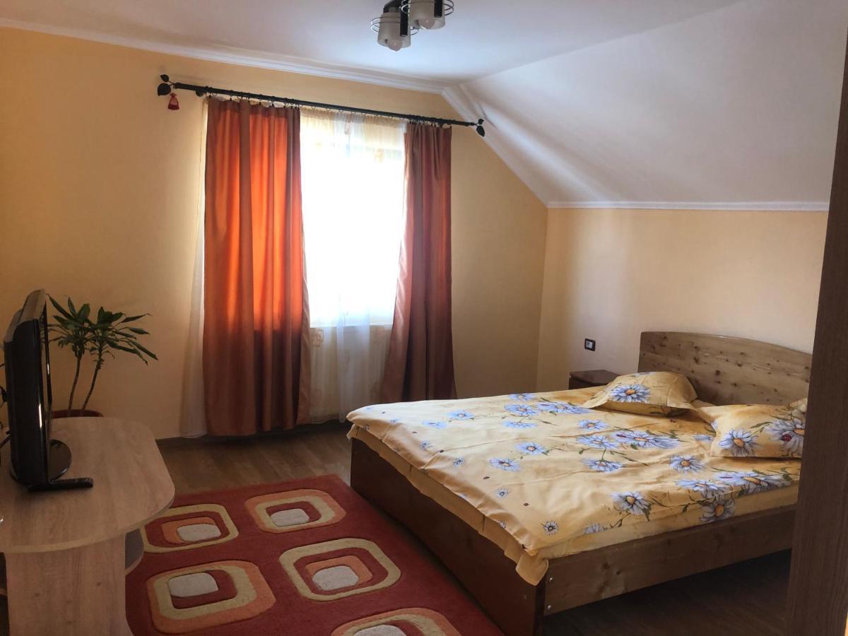 Casa Flori Ξενοδοχείο Călimăneşti Εξωτερικό φωτογραφία